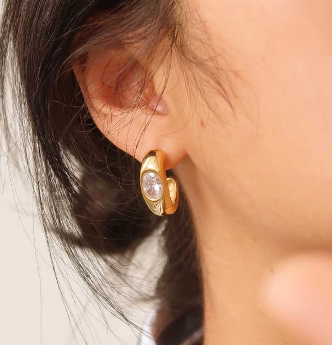 Classic Gold Hoop w/ Stone