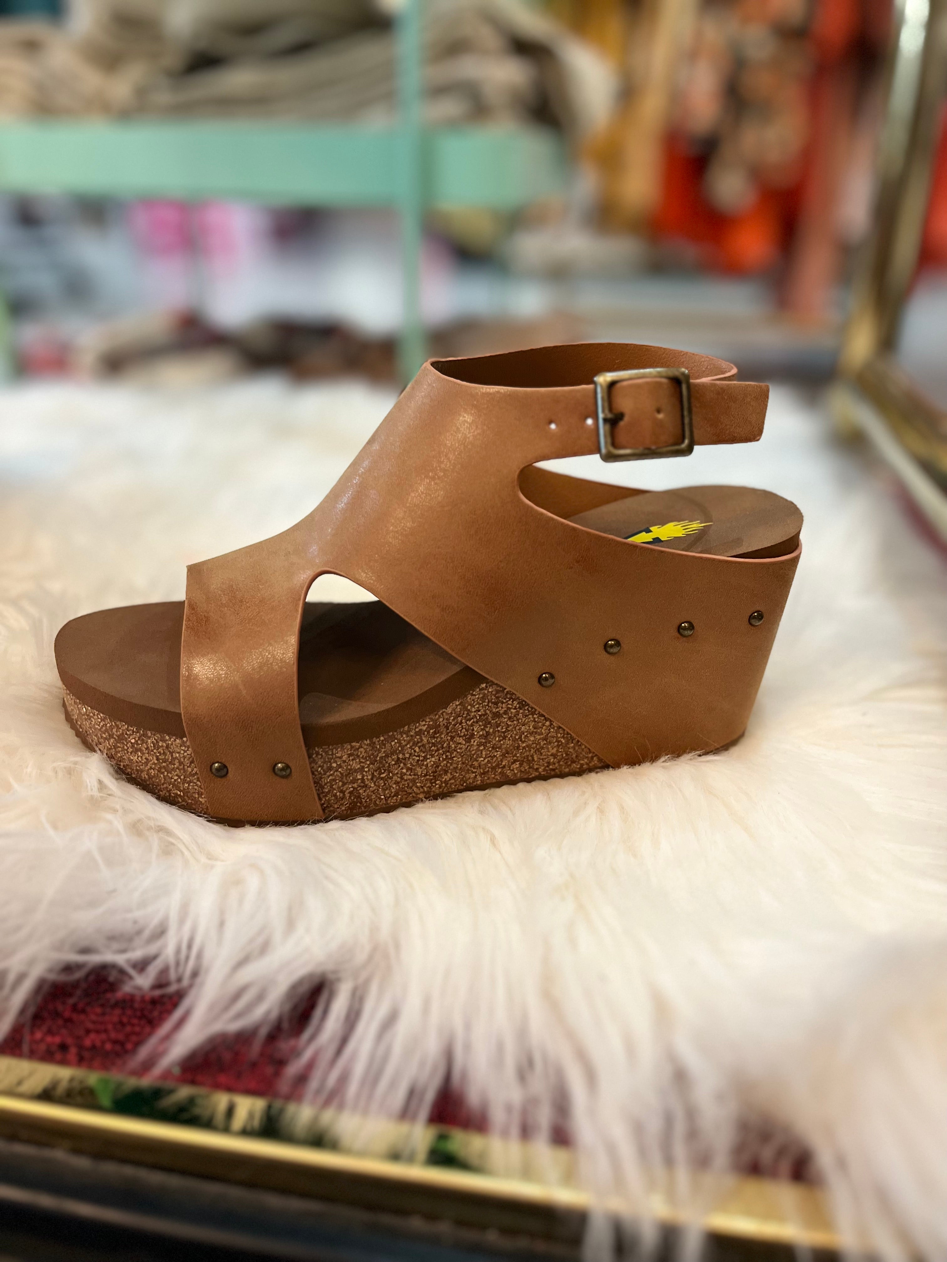 Poolside Wedge