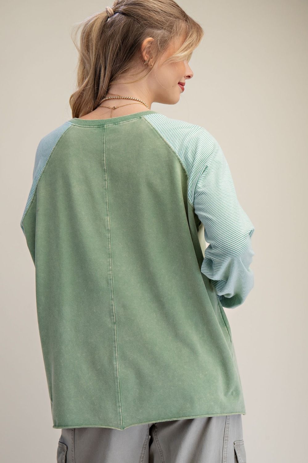 PIN STRIPE GRAPHIC FRONT WASHED TOP